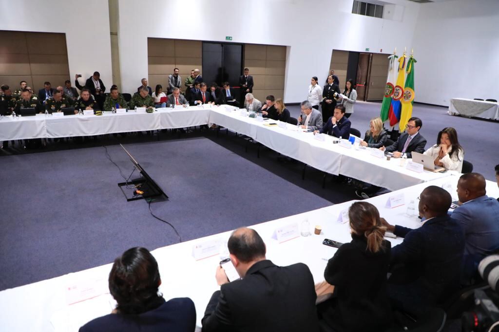 Los gobernadores del país y diferentes entidades del Estado han alertado sobre los riesgos que existen para las elecciones de octubre.