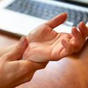 Pain in wrist while using laptop, carpal tunnel syndrome