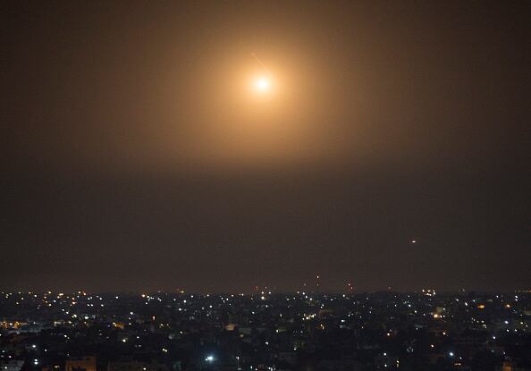 El ejército ucraniano afirmó en Telegram que derribó “21 misiles crucero X-101/X-555 de un total de 23 y dos drones”. (Photo by Yousef Masoud/SOPA Images/LightRocket via Getty Images)