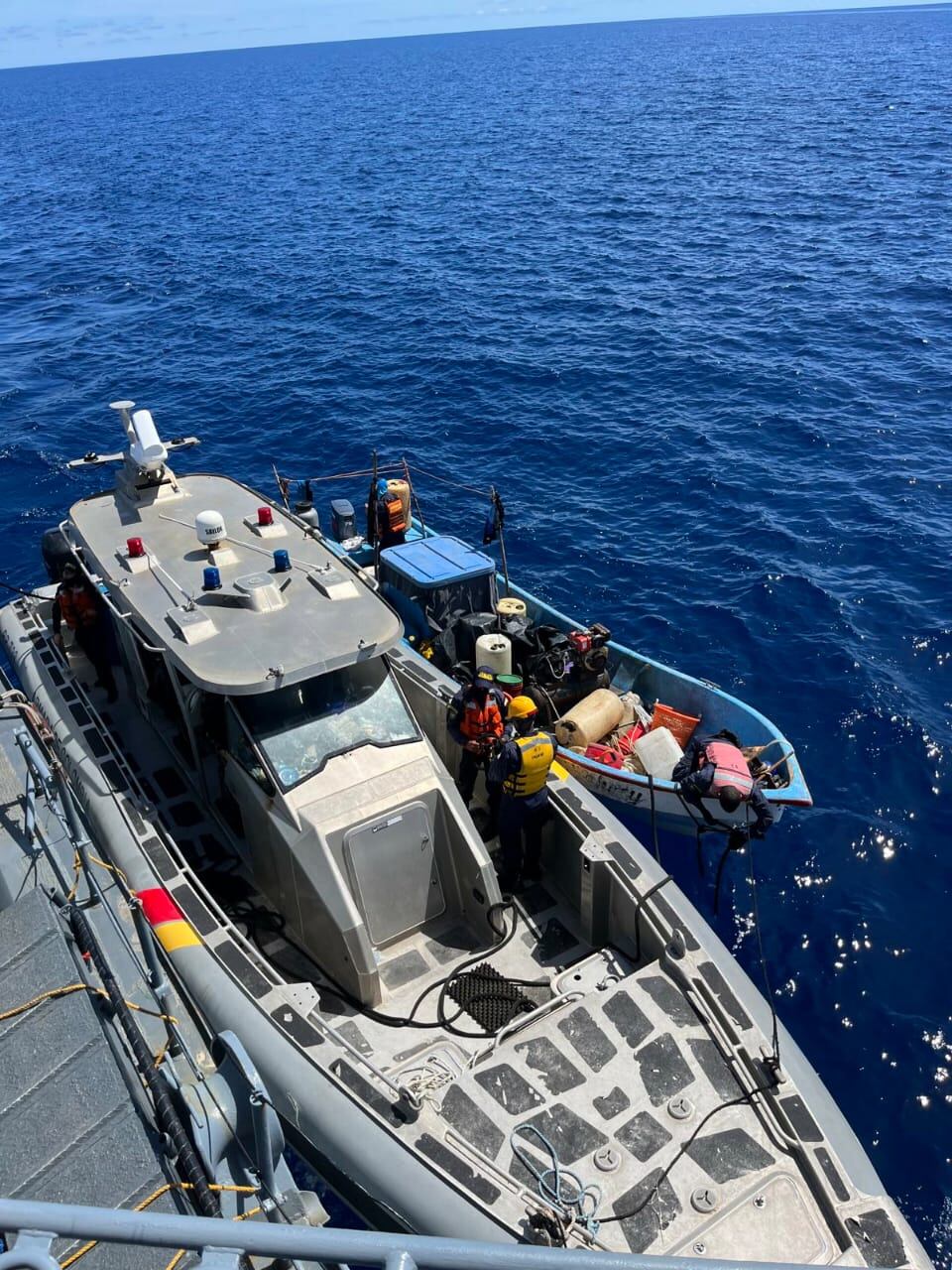 Armada de Colombia incauta 159 kilogramos de langosta en operativo contra pesca ilegal