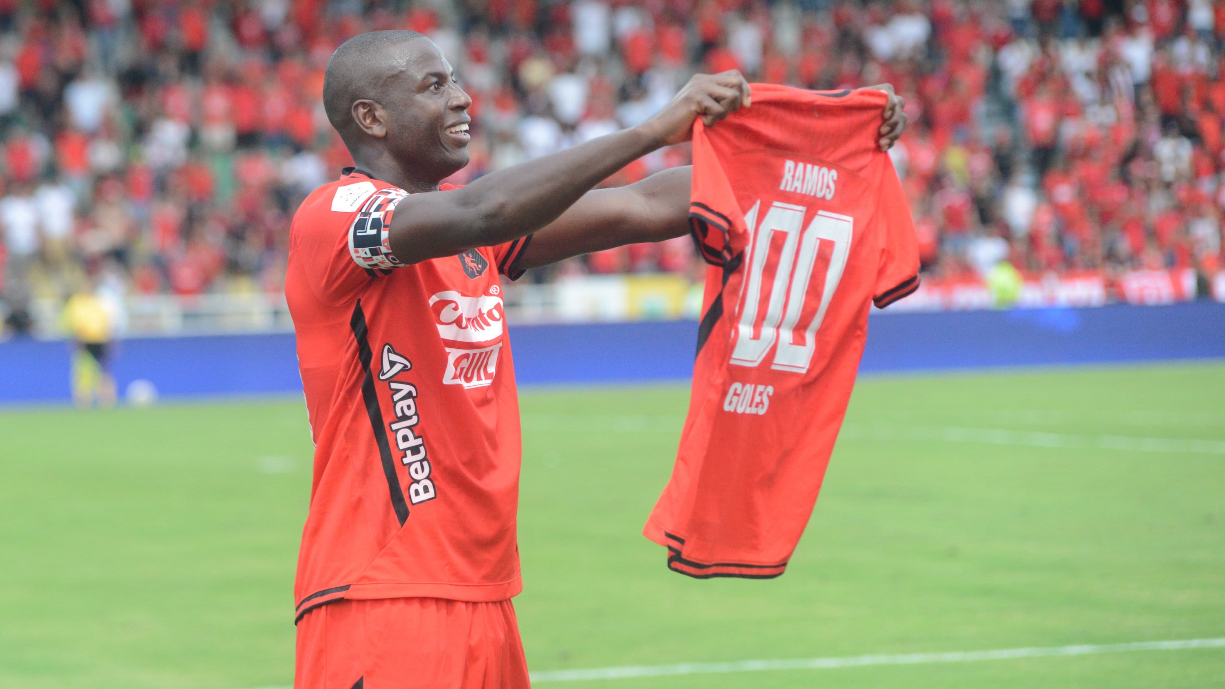 Adrián Ramos marcó su gol 100 con América.