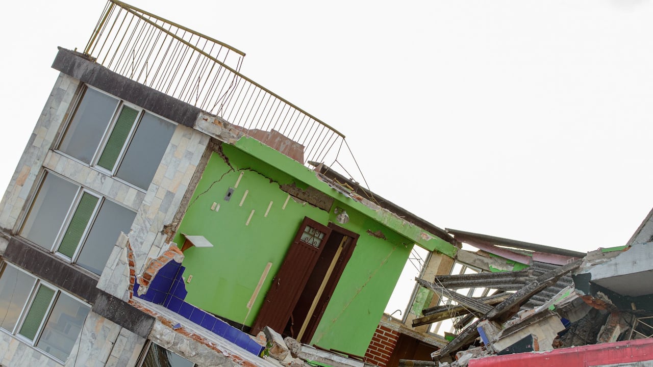Daños causados por el terremoto de 7.4 de este lunes 10 de agosto en el municipio de Dosquebradas (Risaralda).
Fotografías: Juanse Hernández / Colprensa.