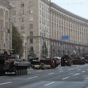 Exposición de equipo militar ruso destruido en la calle Khreshchatyk en preparación para el Día de la Independencia de Ucrania