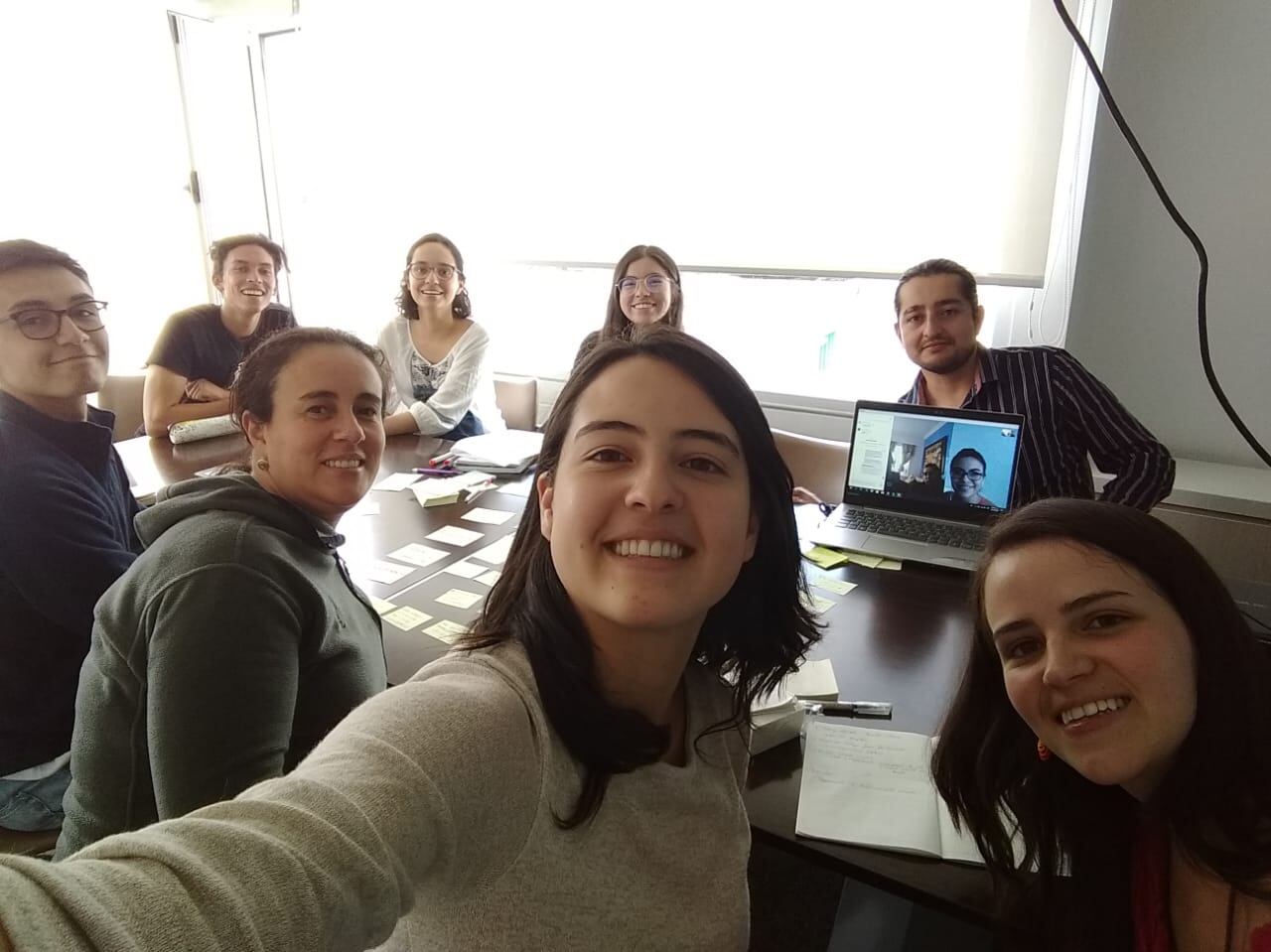 El laboratorio contribuye con el entendimiento de publicaciones académicas a través de infografías, comics, podcasts y videos cortos.