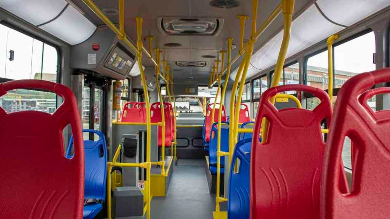 El año pasado, al cierre de su período, la Alcaldía de Enrique Peñalosa contrató la compra y operación de los primeros 1.441 buses, de los cuales 470 son eléctricos. Eso convertirá a Bogotá en la capital de América Latina con la mayor flota de este tipo.