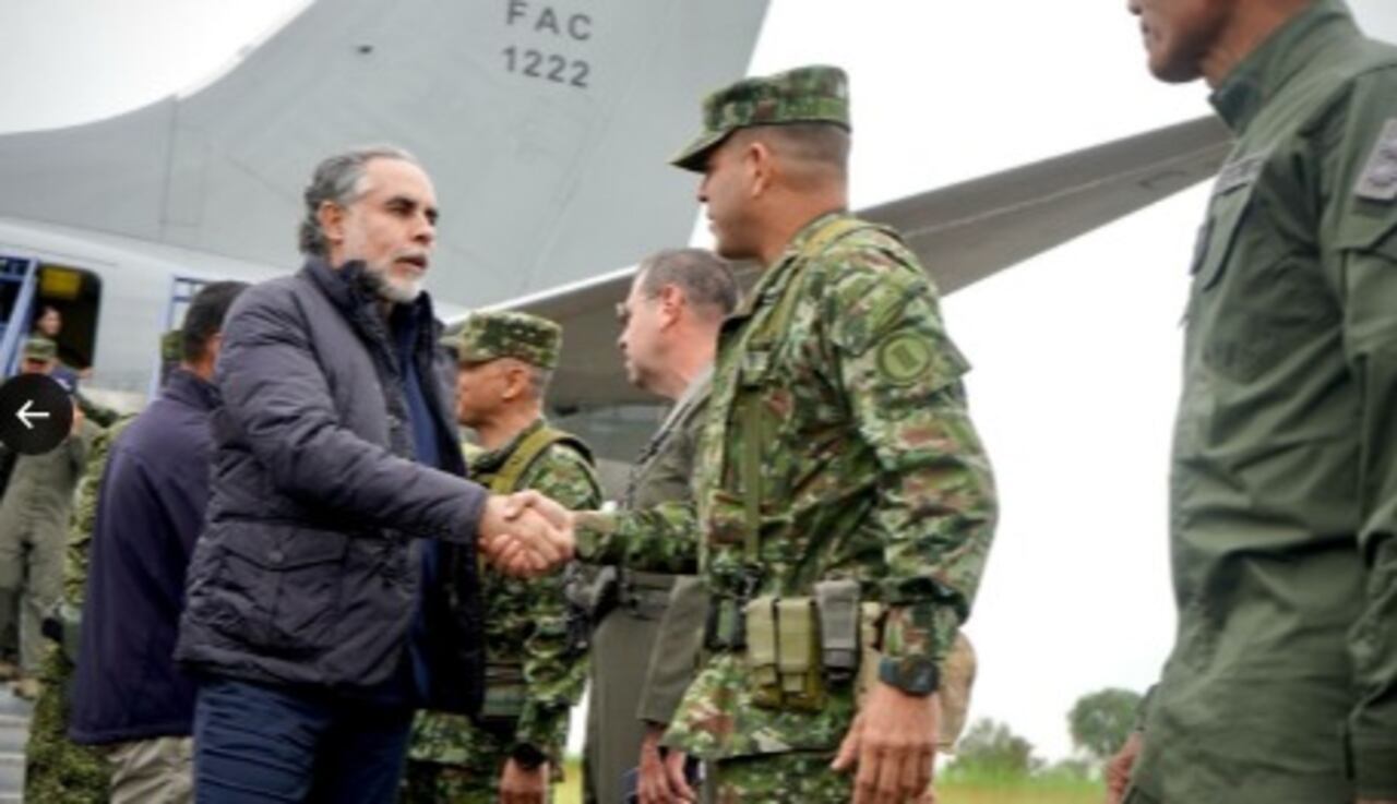 Benedetti aclara que no habrá erradicación forzada mientras continúa diálogo en El Plateado