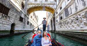 Con el paso de los días, los lugares turísticos más emblemáticos intentan retomar la normalidad. Venecia fue una de las ciudades más golpeadas por la crisis económica.