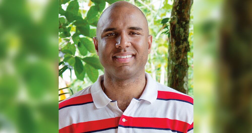  En los correos también se menciona a su hijo, el exsenador Juan Luis Castro Córdoba, y su interés en los millonarios negocios en Venezuela.