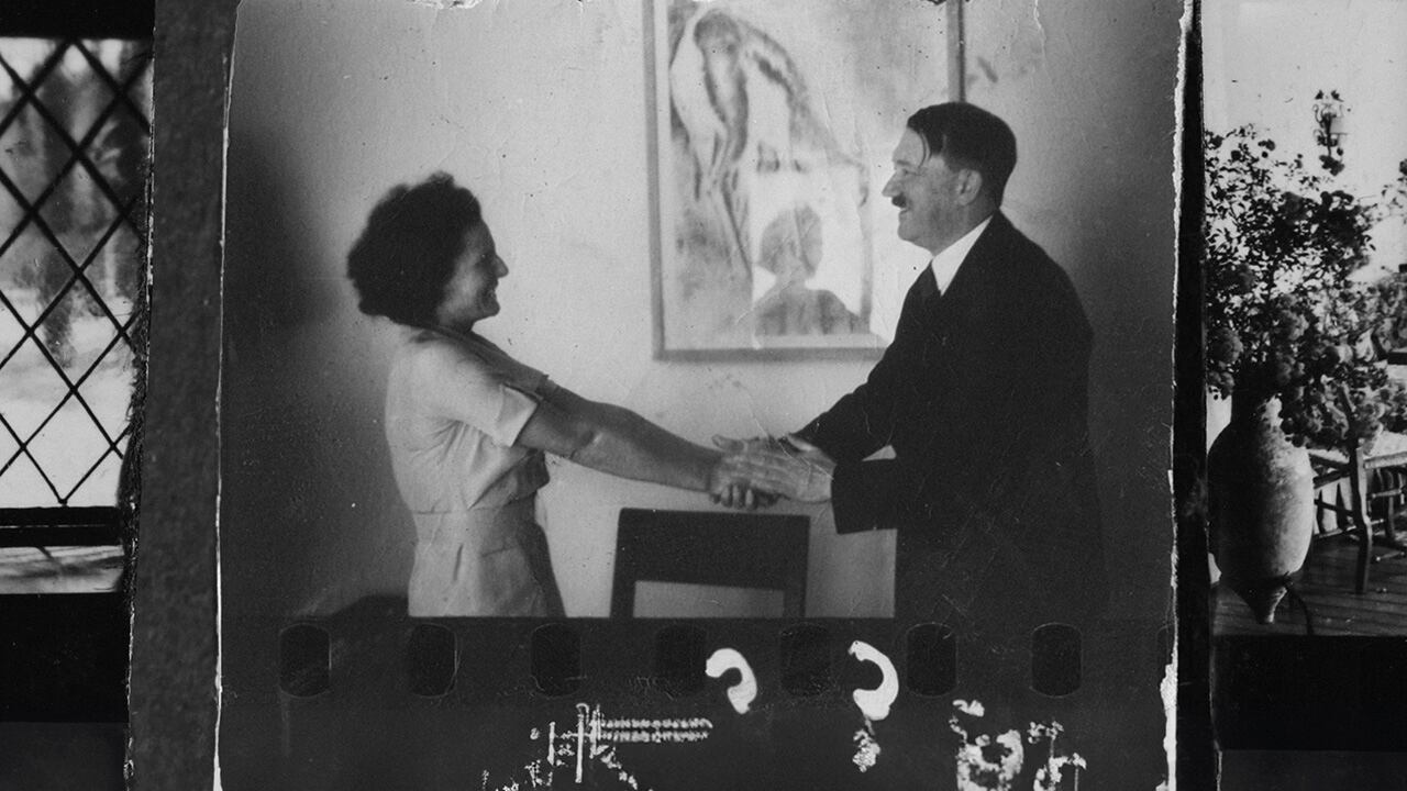 “Es mi novela más oscura y más divertida”_6