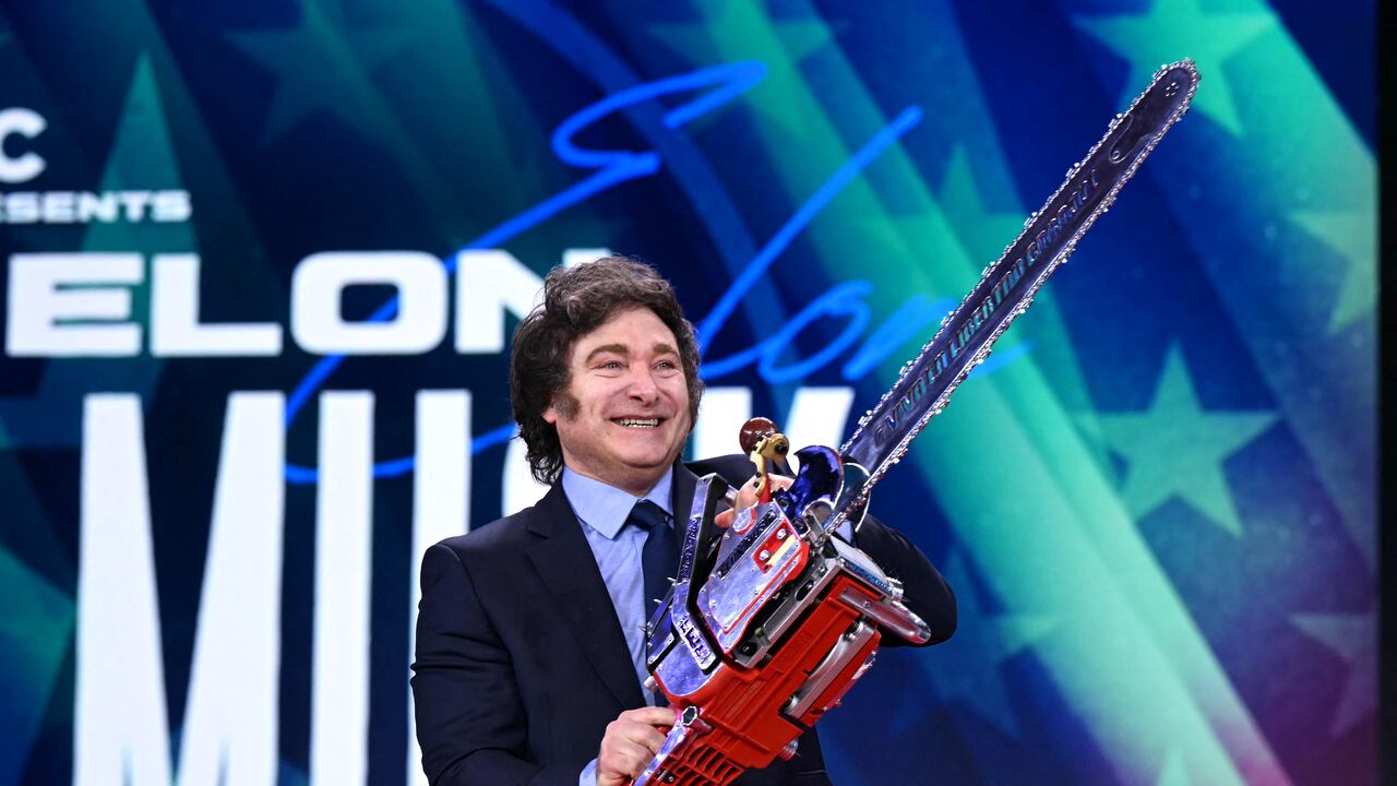 El gobierno de Javier Milei está impulsando nuevos requisitos para endurecer las políticas migratorias.