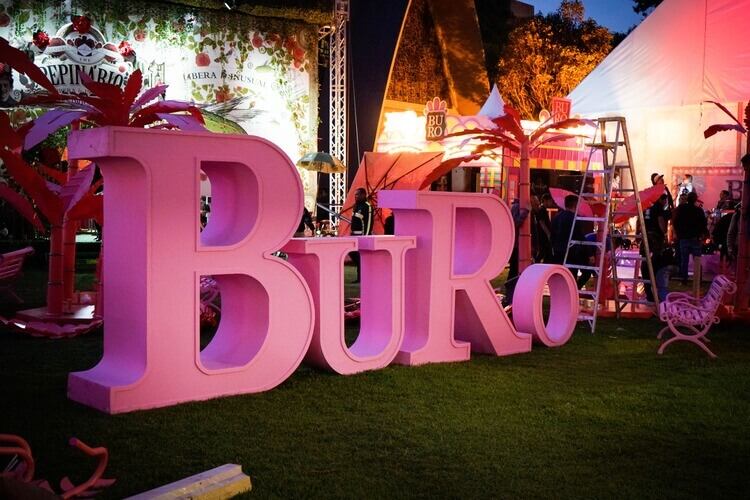 Algunos expositores se quejaron en las redes sociales en donde hubo eco de la situación.