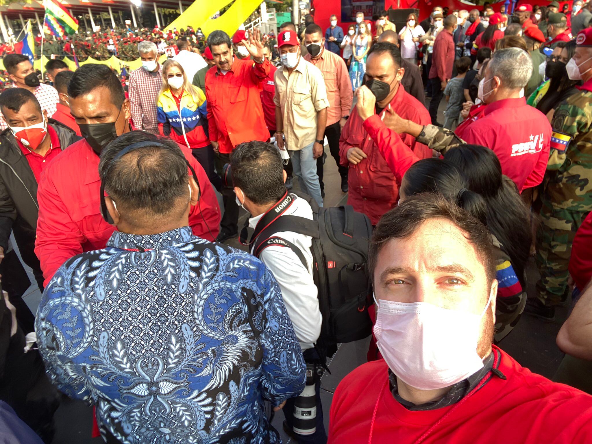 Dan Cohen en Venezuela muy cerca de Nicolás Maduro.