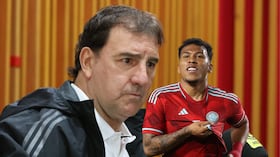 Néstor Lorenzo y Roger Martínez. El delantero no fue incluido en la prelista de 55 rumbo al Mundial 2026