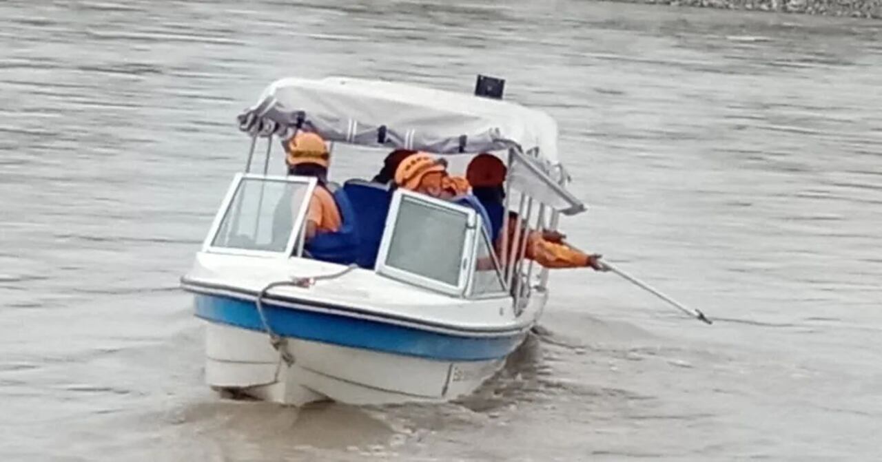 Algunos pescadores avistaron el cuerpo cuando laboraban en un sector del río Magdalena conocido como la Antigua Bocatoma en el municipio de La Dorada, Caldas