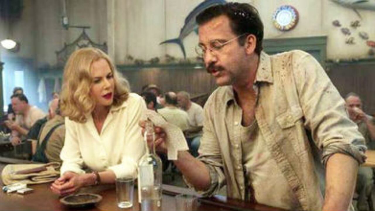 El actor Clive Owen interpreta a Ernest Hemingway (2012).