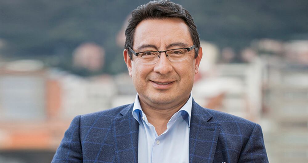 mauricio olivera Director de Econometría Consultores