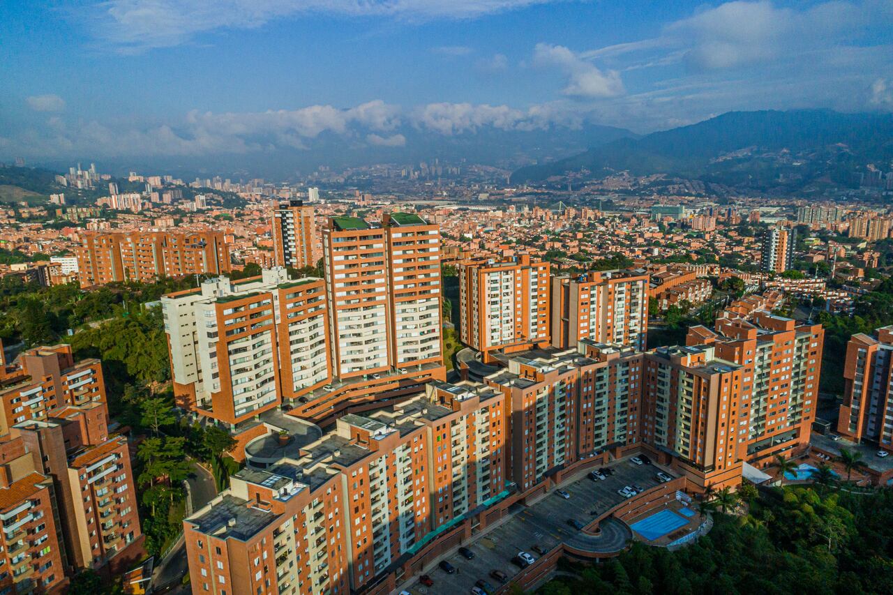 El segmento de Vivienda de Interés Social (VIS) creció considerablemente en el cuarto mes del año al lograr vender 13.228 unidades, 240 por ciento más que el mismo mes en 2020.