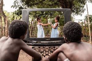 Imágenes de 'La Suprema', que ganó el Premio del público en FICCI 63 y se estrena en cartelera colombiana el 2 de mayo.