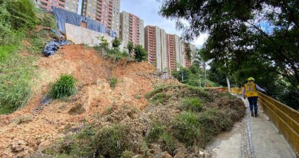 Movimiento en masa en las inmediaciones de la unidad residencial de Atavanza.