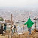 Ciudad Bolívar es la cuarta localidad con más habitantes de Bogotá. La mayoría vive en estrato uno y trabaja en la informalidad.