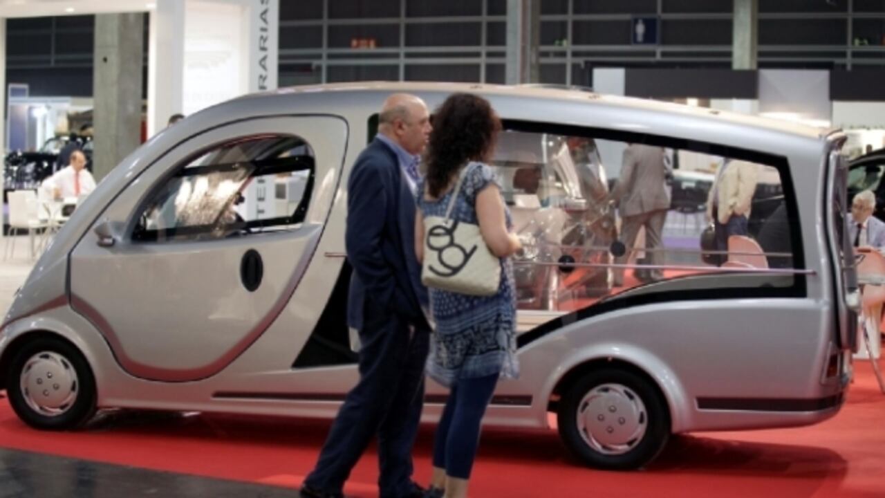 Durante la feria se vieron variedades de coches fúnebres