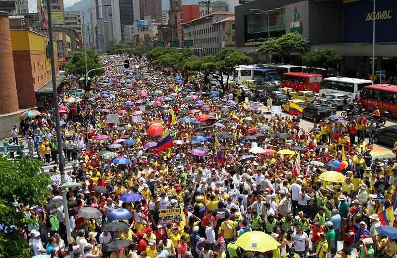 50.000 manifestantes se movilizaron en la capital antioqueña. Foto: Pablo Andrés Monsalve / SEMANA