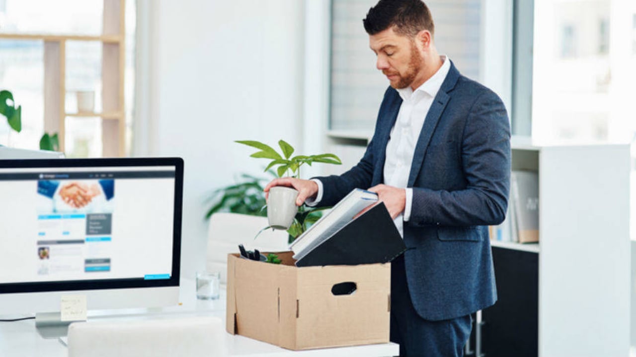 Los recién egresados colombianos buscan empresas que les permitan aplicar sus profesiones. Getty.