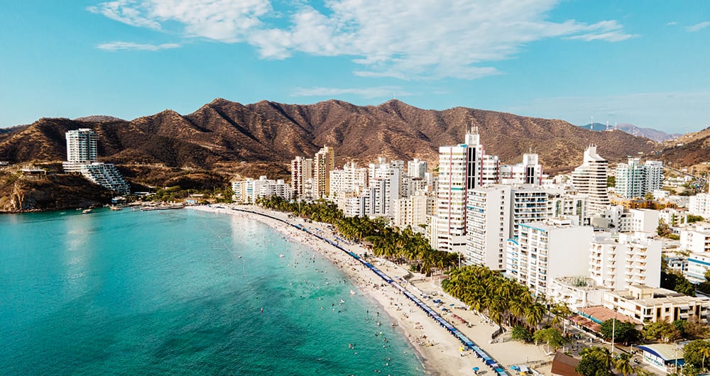 La Armada le confirmó a SEMANA que los paseos turísticos, como el que hizo la secretaria general del Ministerio de Defensa, Alexandra González, en una lancha militar, están prohibidos.