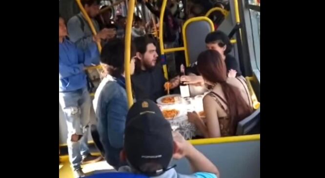 Almuerzo en TransMilenio