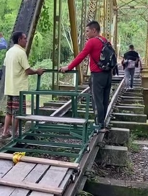 Ahora cobran el paso por una de las vías alternas.