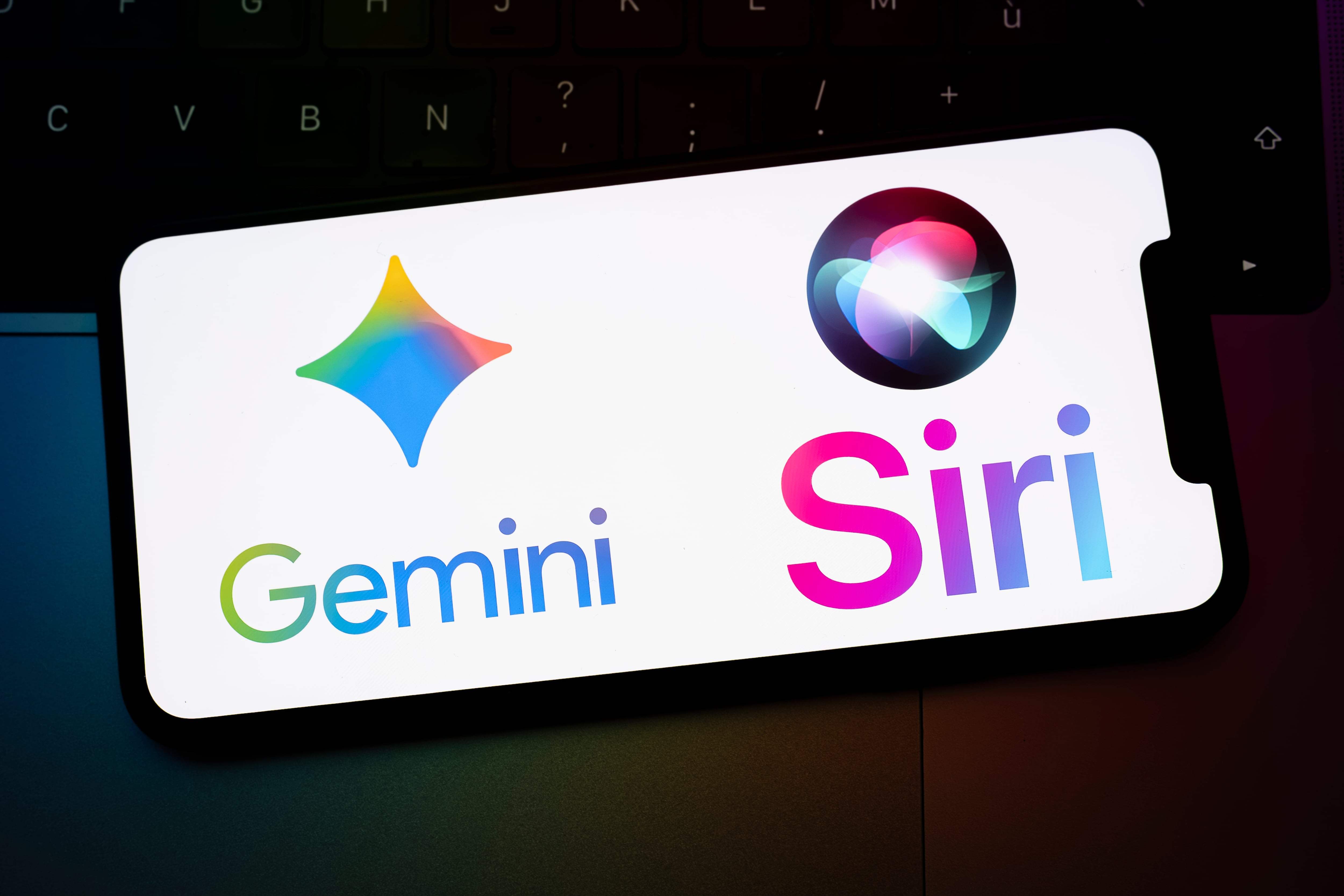 Tras dificultades técnicas y retrasos, Apple decidió apoyarse en tecnología de terceros.