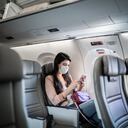 Viajar con gripa en un avión genera riesgos para la salud.