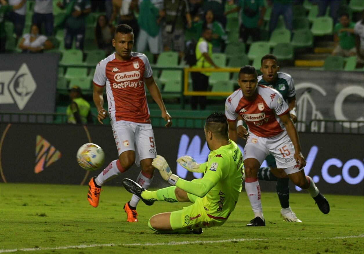 En el estadío palma seca se juega La Segunda fecha partido aplazado entre el Deportivo Cali contra el Santa Fe