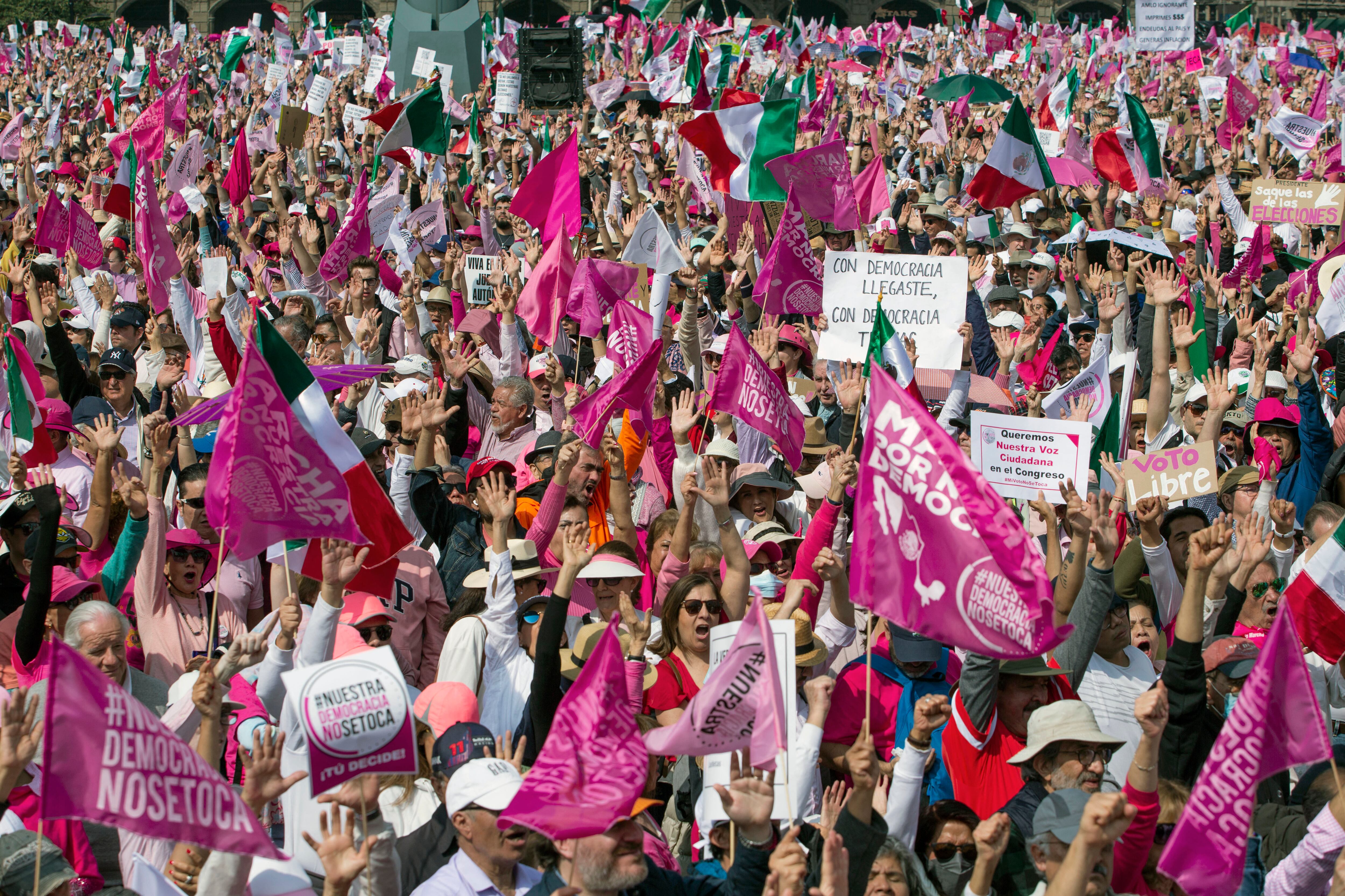 Los opositores salieron a marchar este domingo.