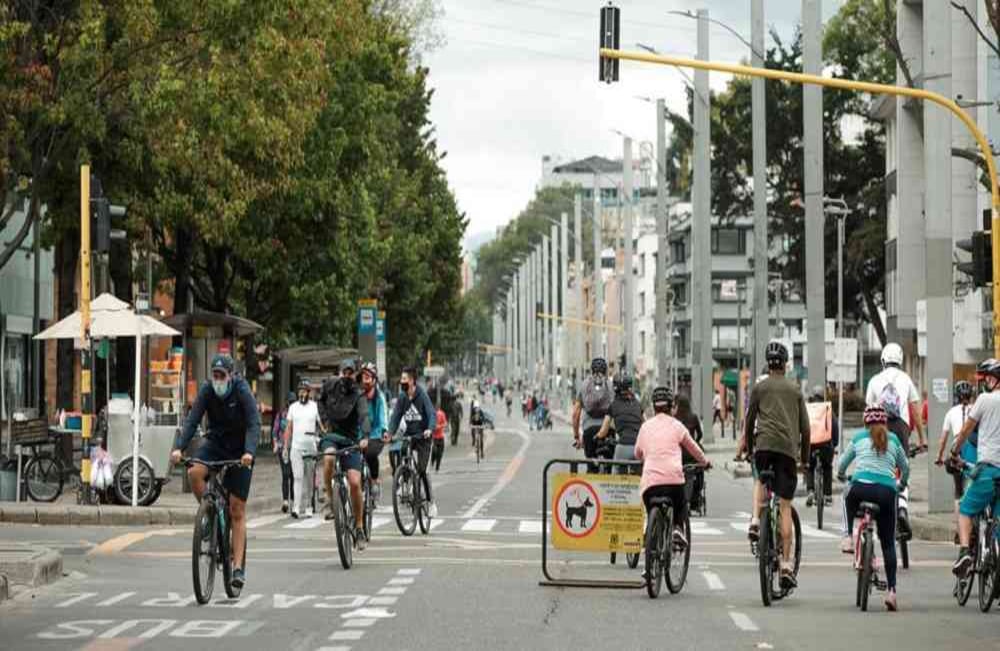 La carrera séptima volvió a sentir un elevado volumen de personas. Foto Karen Salamanca SEMANA
