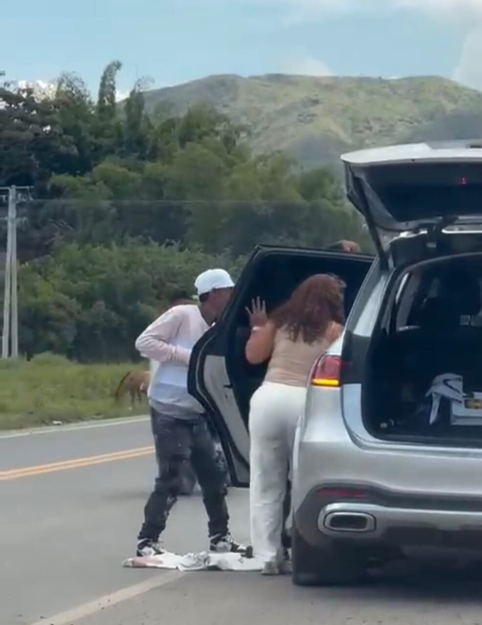 Los ocupantes del vehículo fueron obligados a descender.