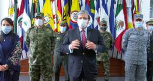 El ministro de Defensa, Carlos Holmes Trujillo, al filo del término de las 48 horas que le dio la Corte, dijo que ya había pedido perdón y que esas excusas valían frente a la orden judicial. Esa salida agitó el avispero político.