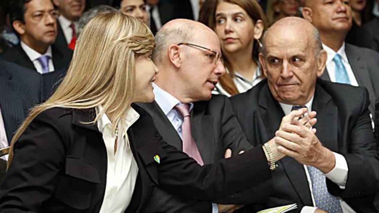 En la foto de izquierda a derecha: gobernadora, Dilian Francisca Toro; director de SEMANA, Alejandro Santos y alcalde de Cali, Maurice Armitage.