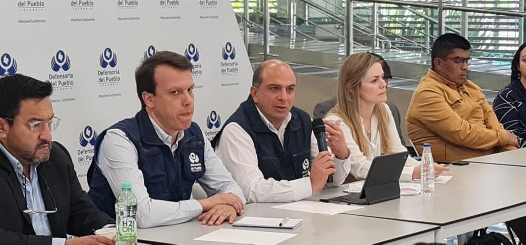 Diálogos reforma a la salud