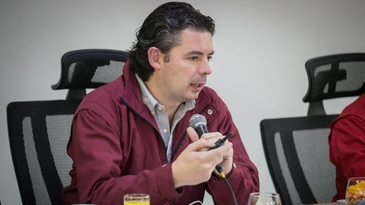 El secretario Aníbal Fernández de Soto ha venido trabajando con la industria farmacéutica para hacer mayor control en la venta de fármacos.