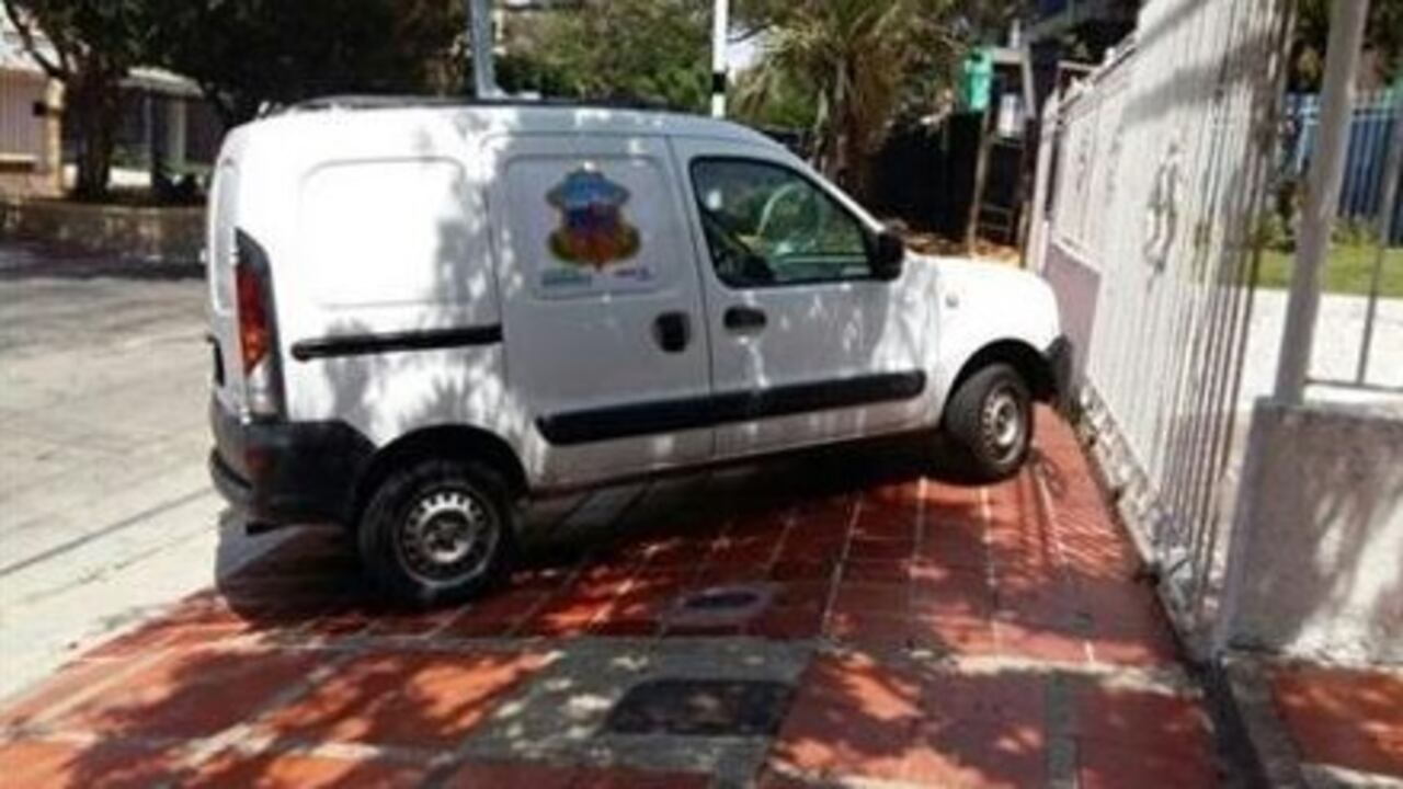 Vehículo 'cazainfractores' de tránsito en Barranquilla.