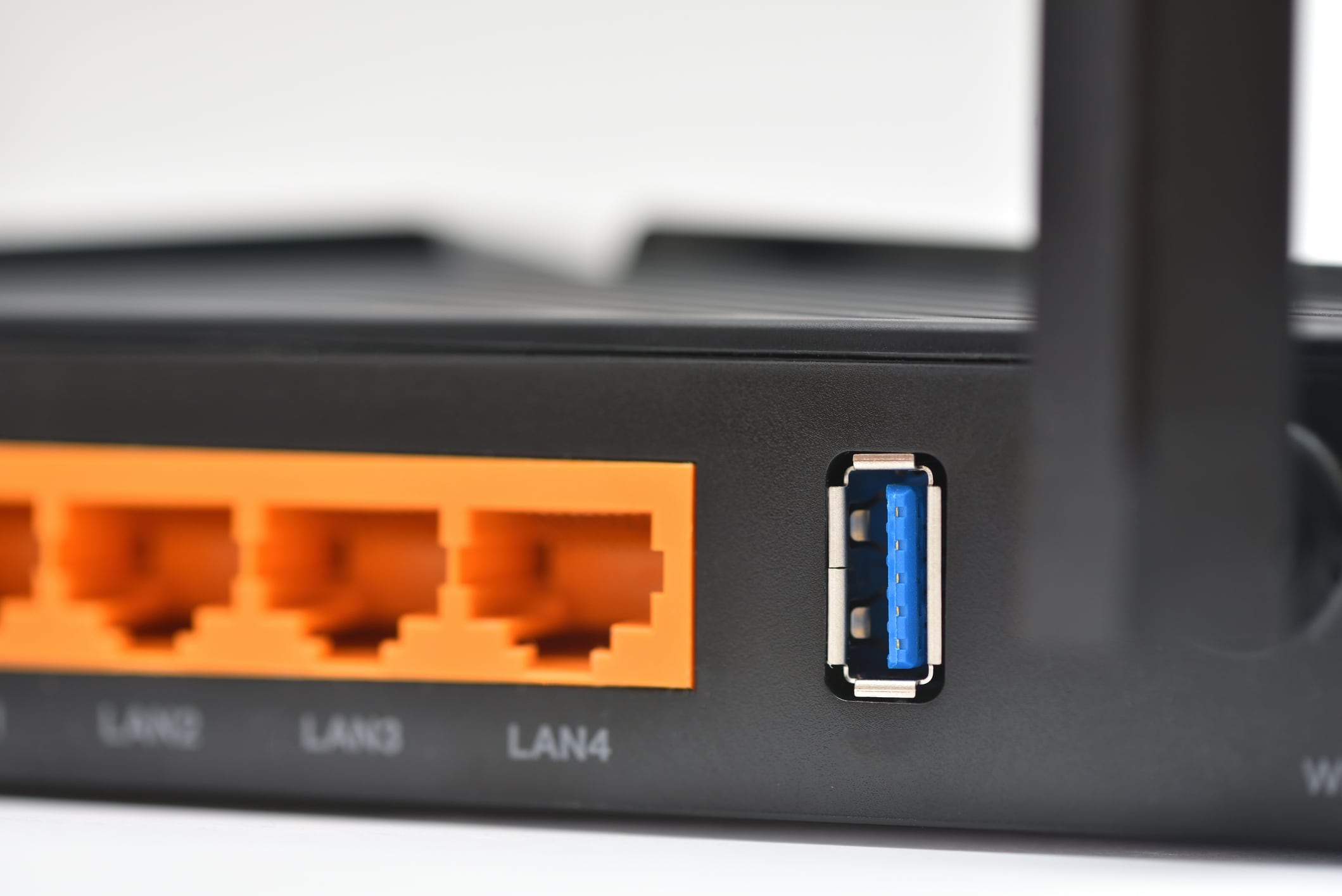 El puerto USB en un router puede ser muy útil.