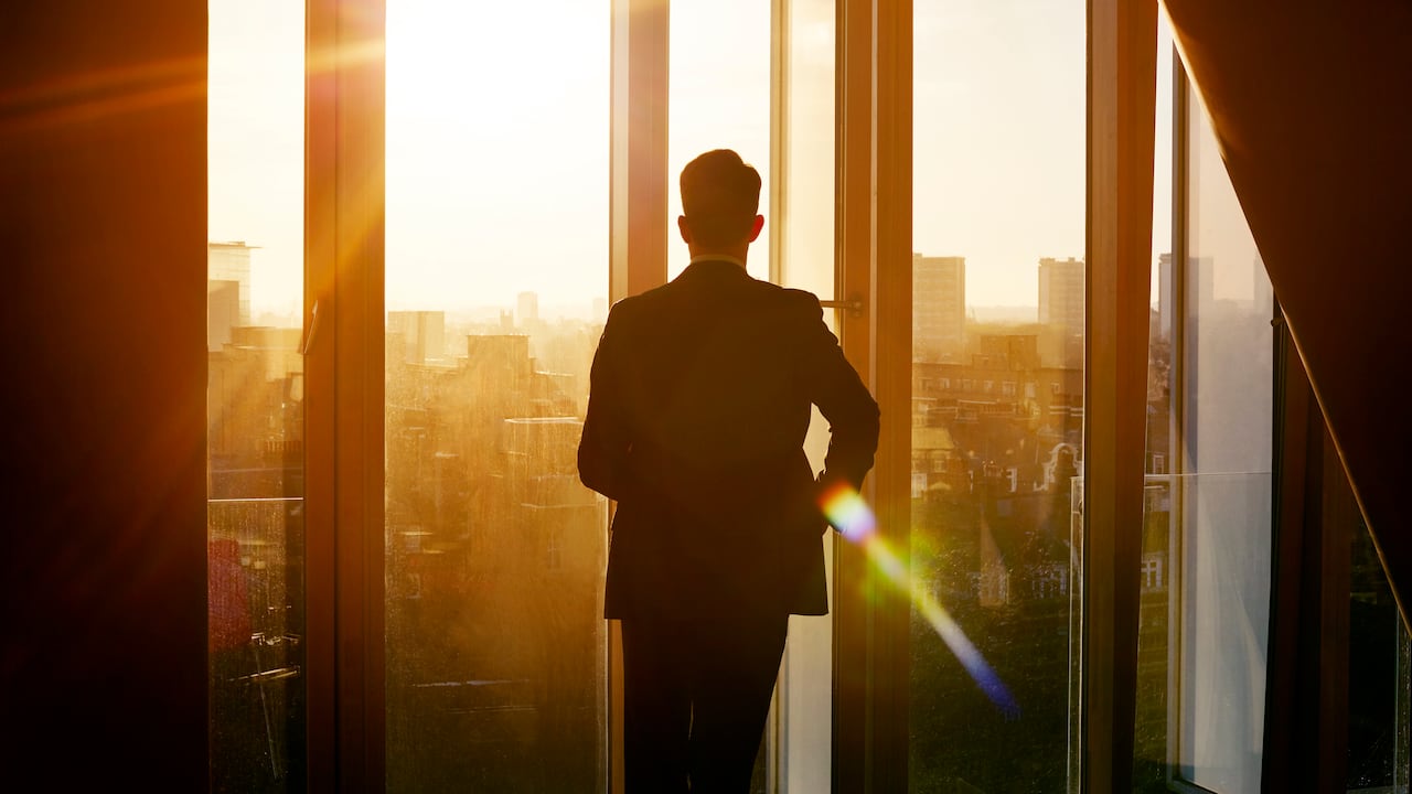 Cuando los robots dominen el trabajo, una profesión humana seguirá vigente, según predicciones.