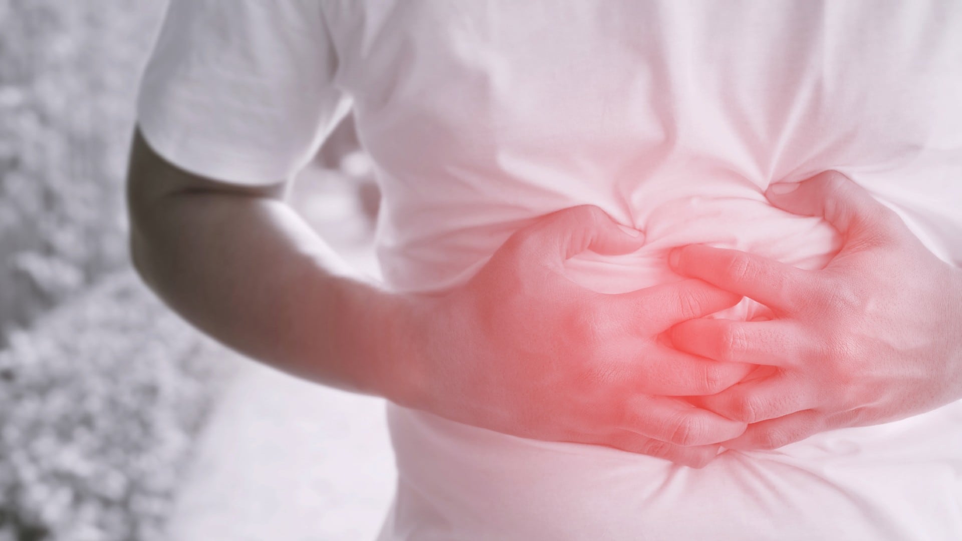 Por las propiedades de ambos reduce los gases intestinales, favorece la digestión, alivia los dolores y espasmos producidos por cólicos.