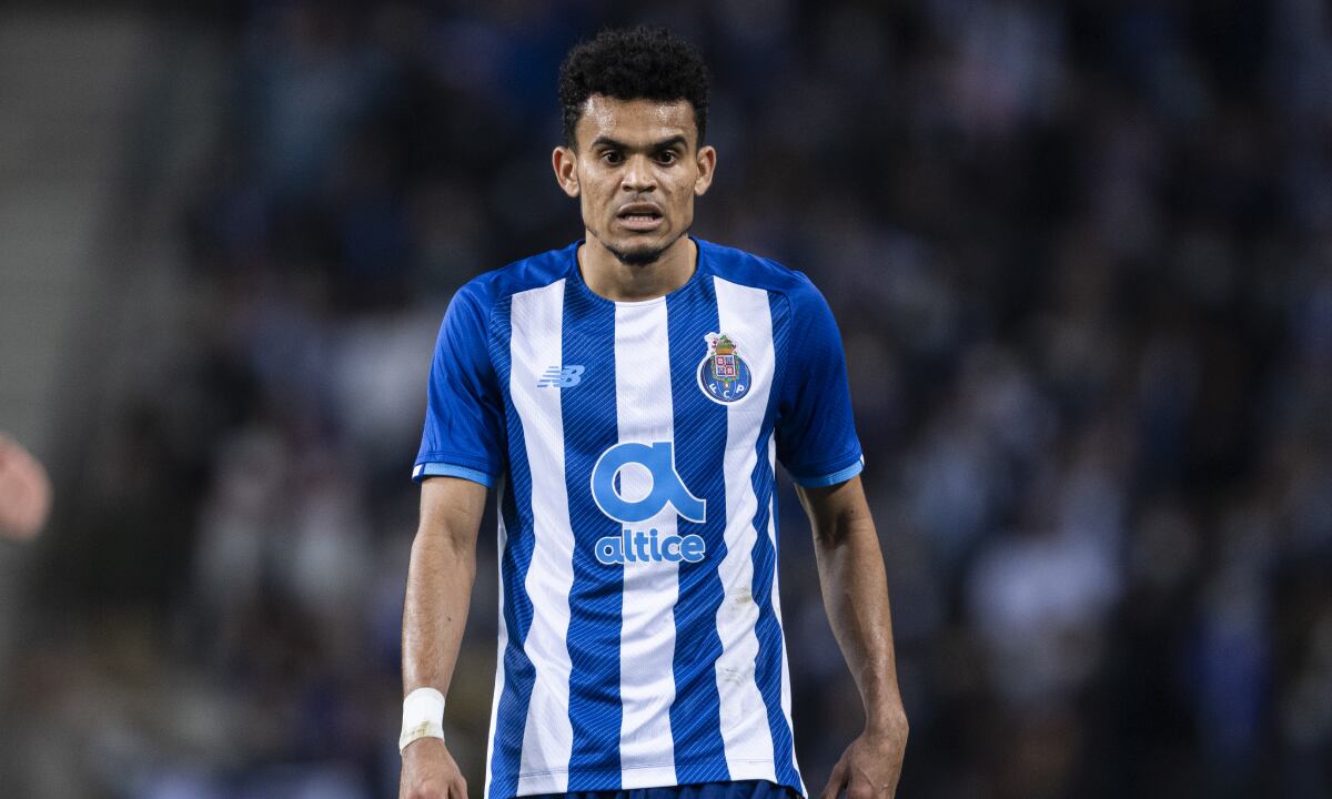 PORTO, PORTUGAL - DECEMBER 23: Luis Diaz of FC Porto in action during the Taca de Portugal round of 16 match between FC Porto and SL Benfica at Estadio do Dragao on December 23, 2021 in Porto, Portugal. (Photo by Getty Images/Octavio Passos)