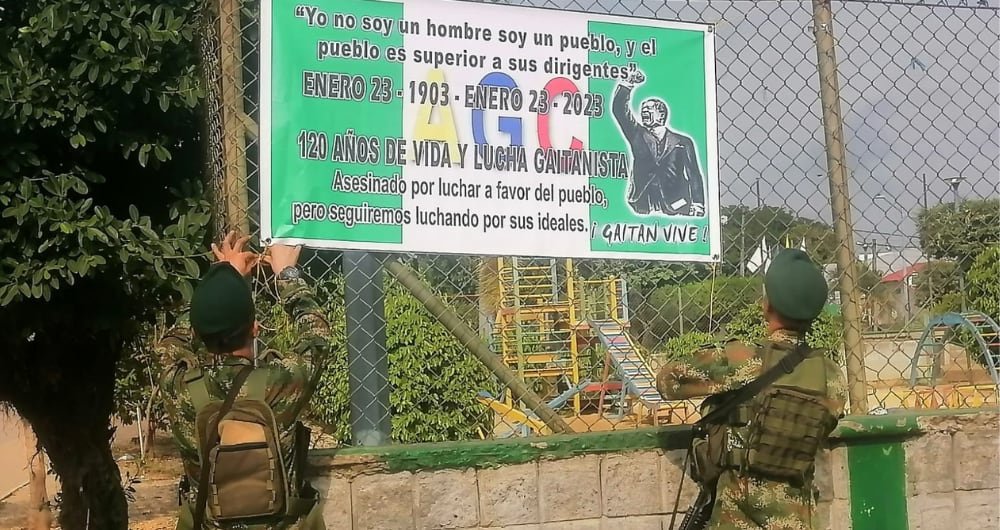 Ejército Nacional desmonta pancartas del Clan del Golfo en el Bajo Cauca antioqueño.