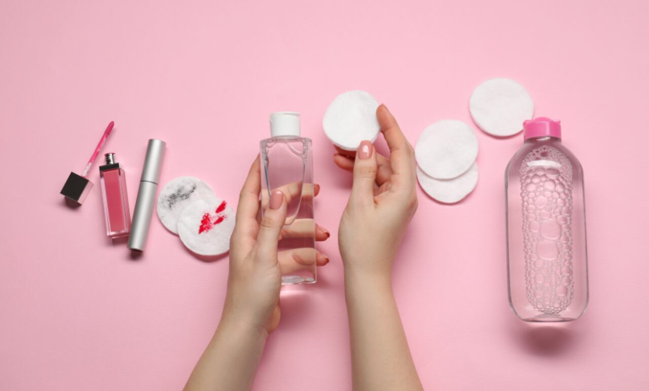 Desmaquillarse / maquillaje / limpiar rostro / desmaquillaje