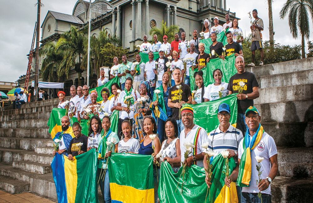 En 2017, el Comité Cívico por laDignidad del Chocó (izq.) y la Asociación de Negros del Río Yurumanguí (der.) fueron galardonados por su liderazgo colectivo. 
