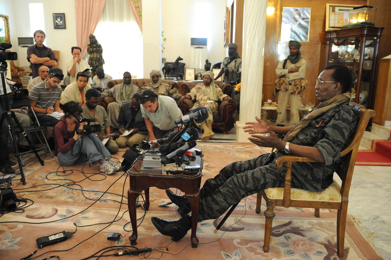 Muere el presidente de Chad tras un combate contra rebeldes