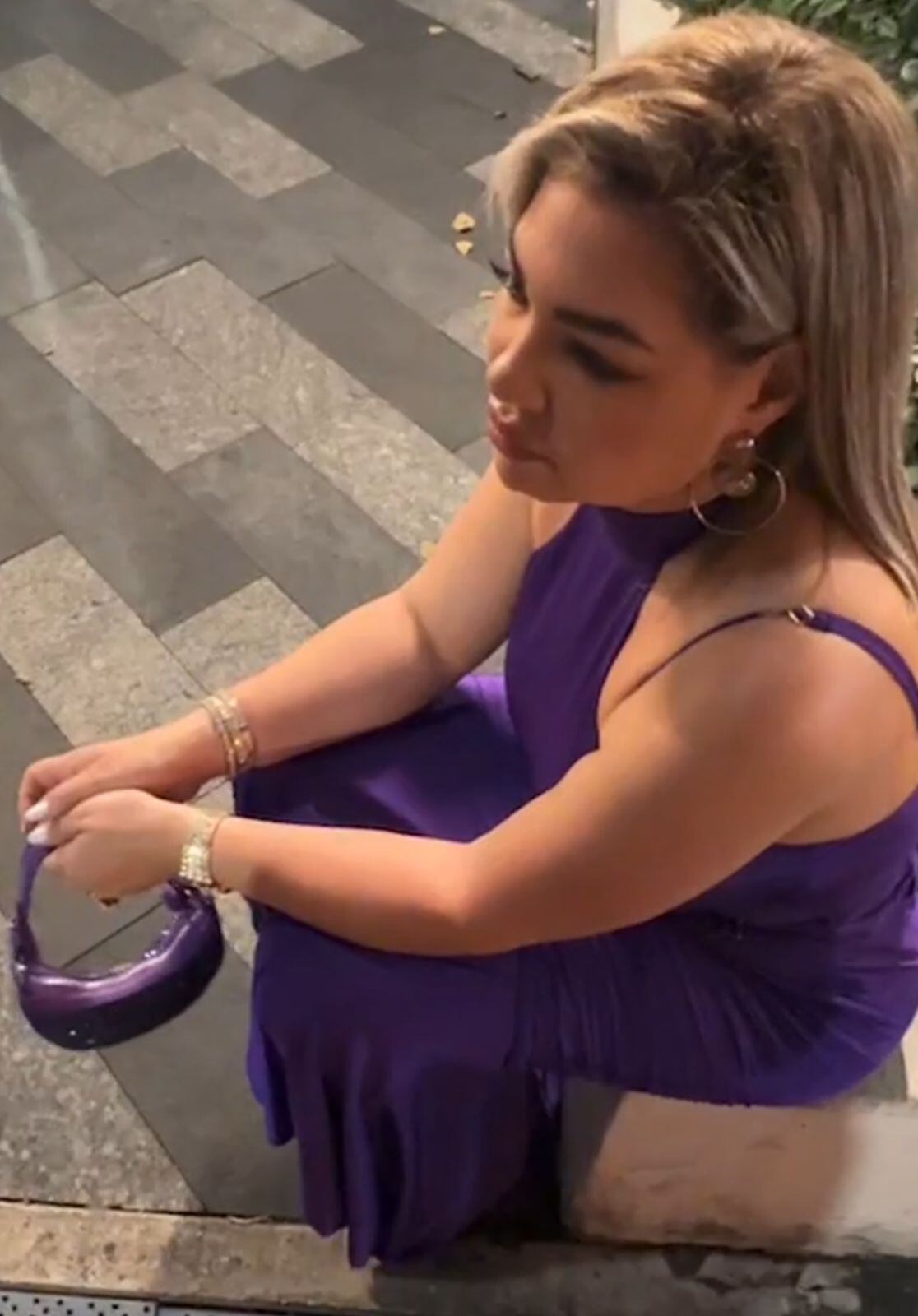 La mujer de origen cubano ofreció una alta suma de dinero para obtener información sobre su vehículo